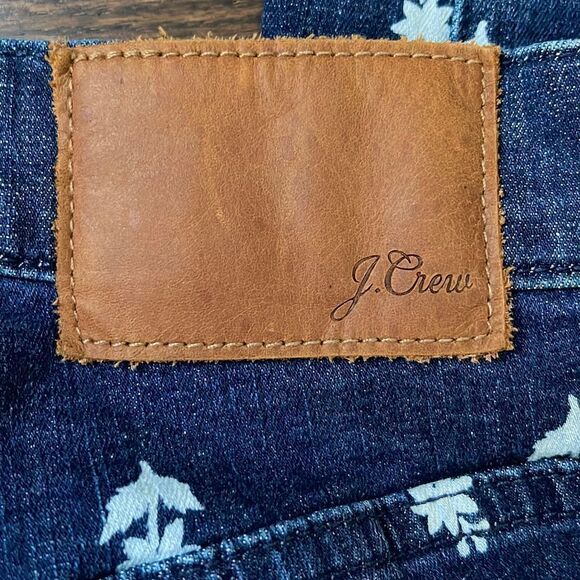 J. Crew. 9” High Rise Toothpick Jeans w/floral pattern. Size 25 - Picture 5 of 11